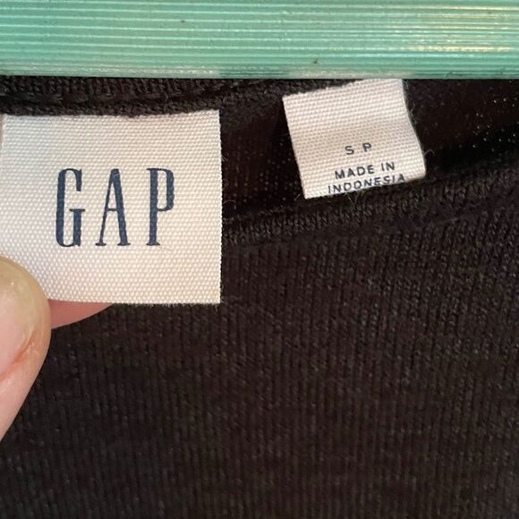 Gap black jersey dress NWT - Size S short sleeve, cross over waistdetail - Picture 2 of 5